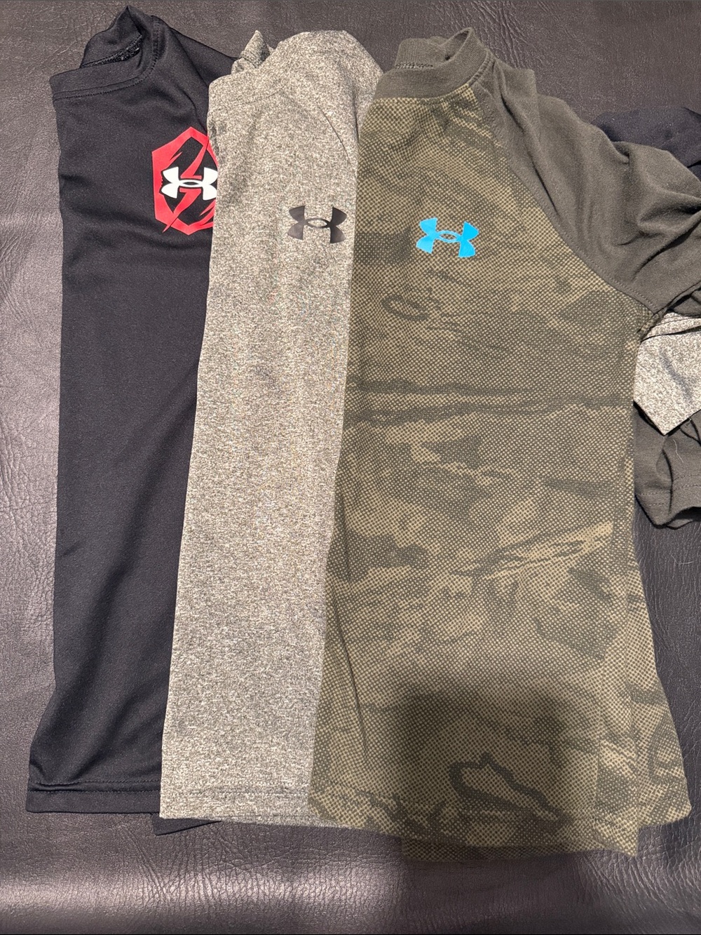 Lot of 3 Under Armour Boys long sleeves